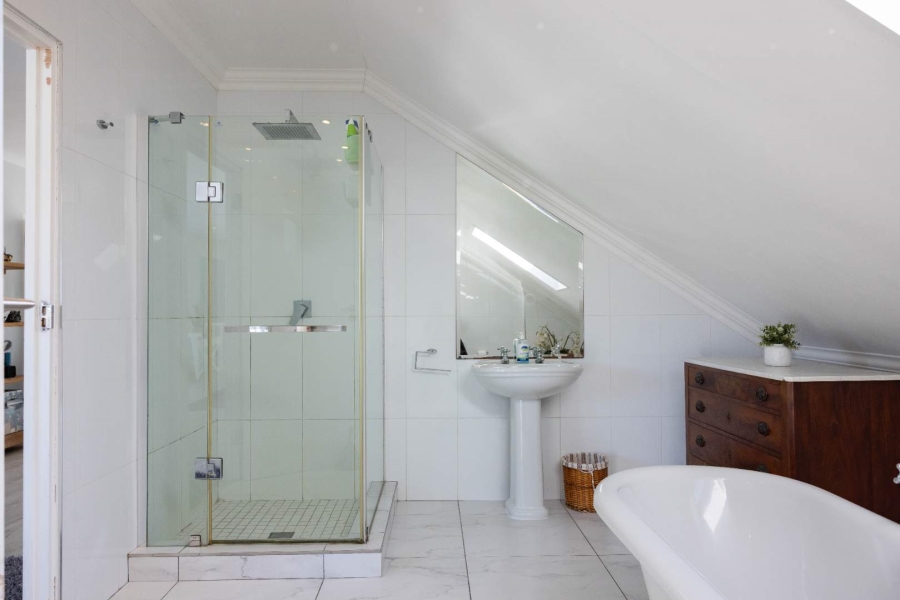 5 Bedroom Property for Sale in Crofters Valley Western Cape